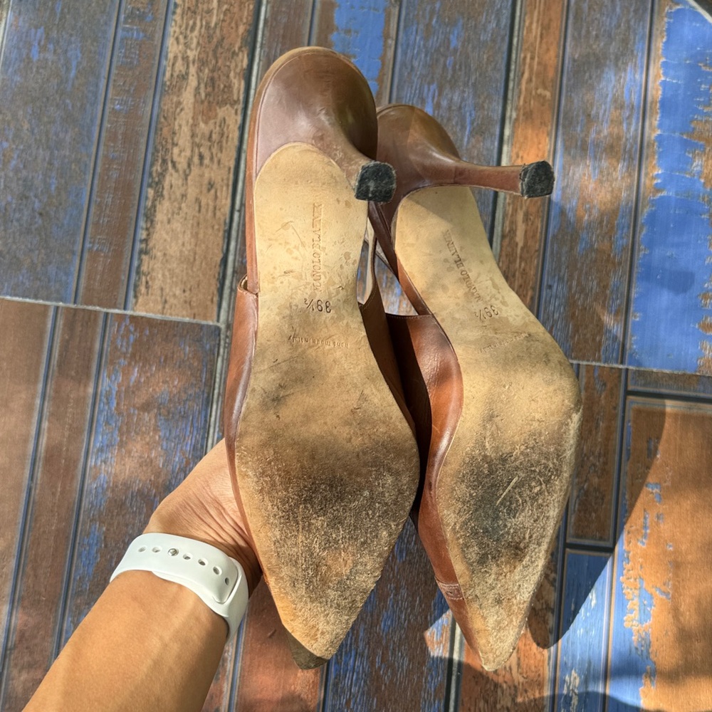 Manolo Blahnik Tan Leather Heels - Picture 9 of 9